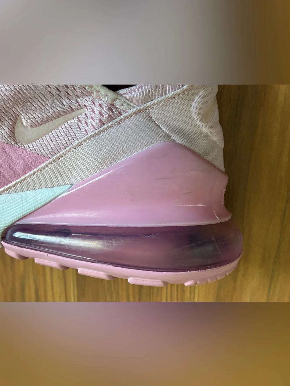 Nike Air Max 270 